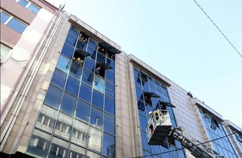 Офисный центр загорелся в Стамбуле (фото)