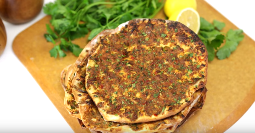 Знаменитая турецкая пицца "лахмаджун": рецепт и технология приготовления