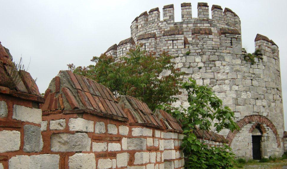 Знаменитая сокровищница султанов и "турецкая Бастилия": крепость Едикуле в Стамбуле