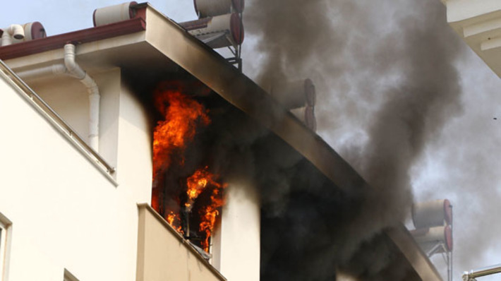 В жилом доме в Анталье произошел пожар