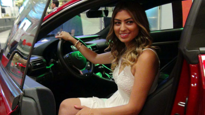 Путешественница из Турции выиграла машину ценой 215 тыс.евро (видео)