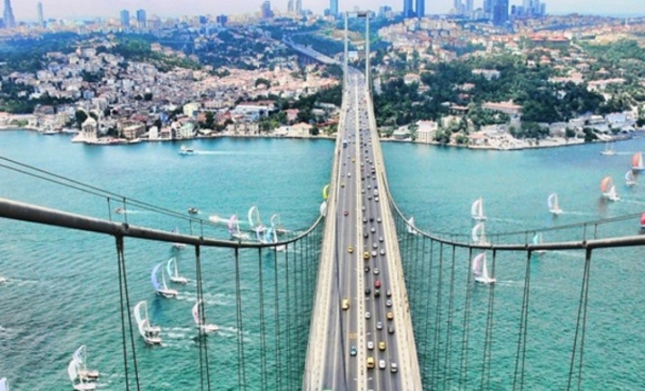 Платные дороги и мосты принесли Турции 900 млн лир дохода за 6 месяцев