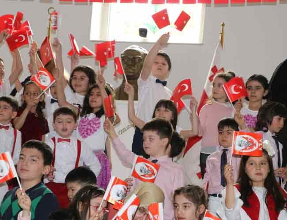 Турция отмечает День национального суверенитета и детей