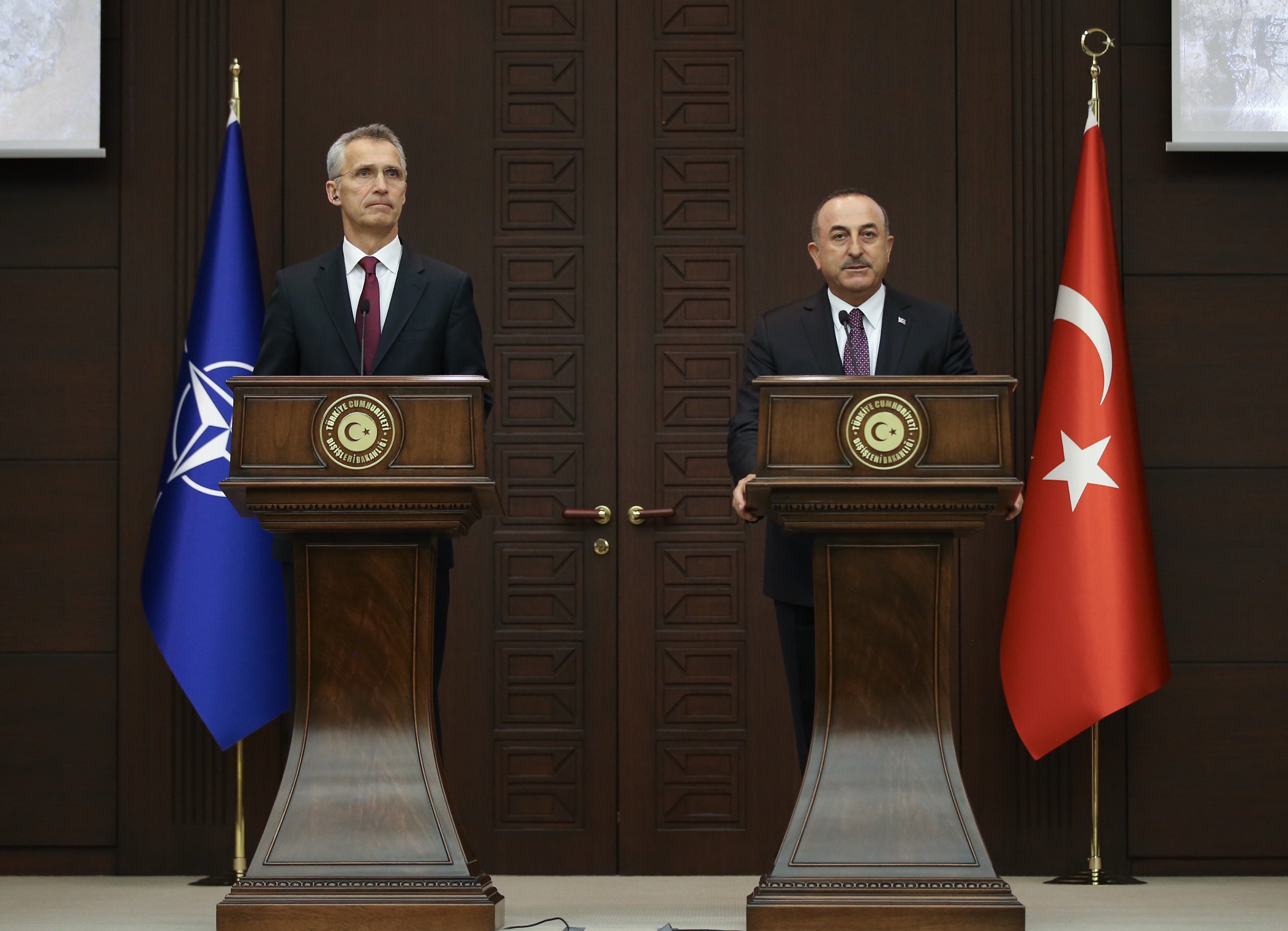 Чавушоглу: Турция не намерена отказываться от С-400