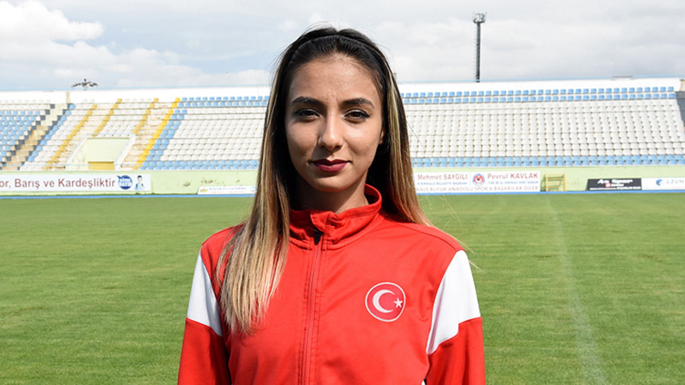Турецкая бегунья готовится к Чемпионату Европы