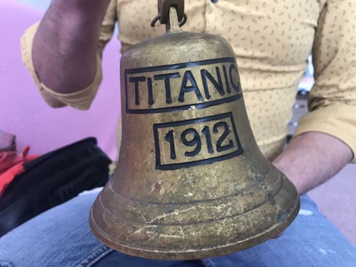 Турецкий житель владеет колоколом с затонувшего «Титаника»