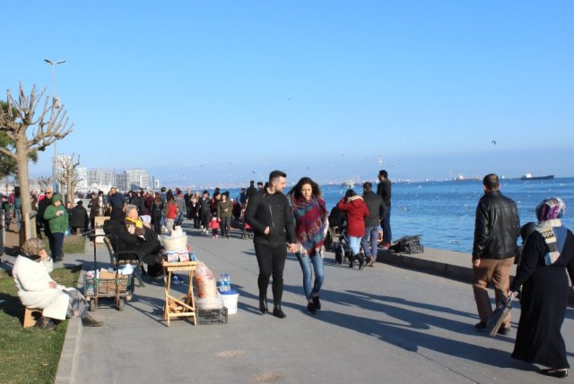 Стамбульцы отменили отдых из-за выборов