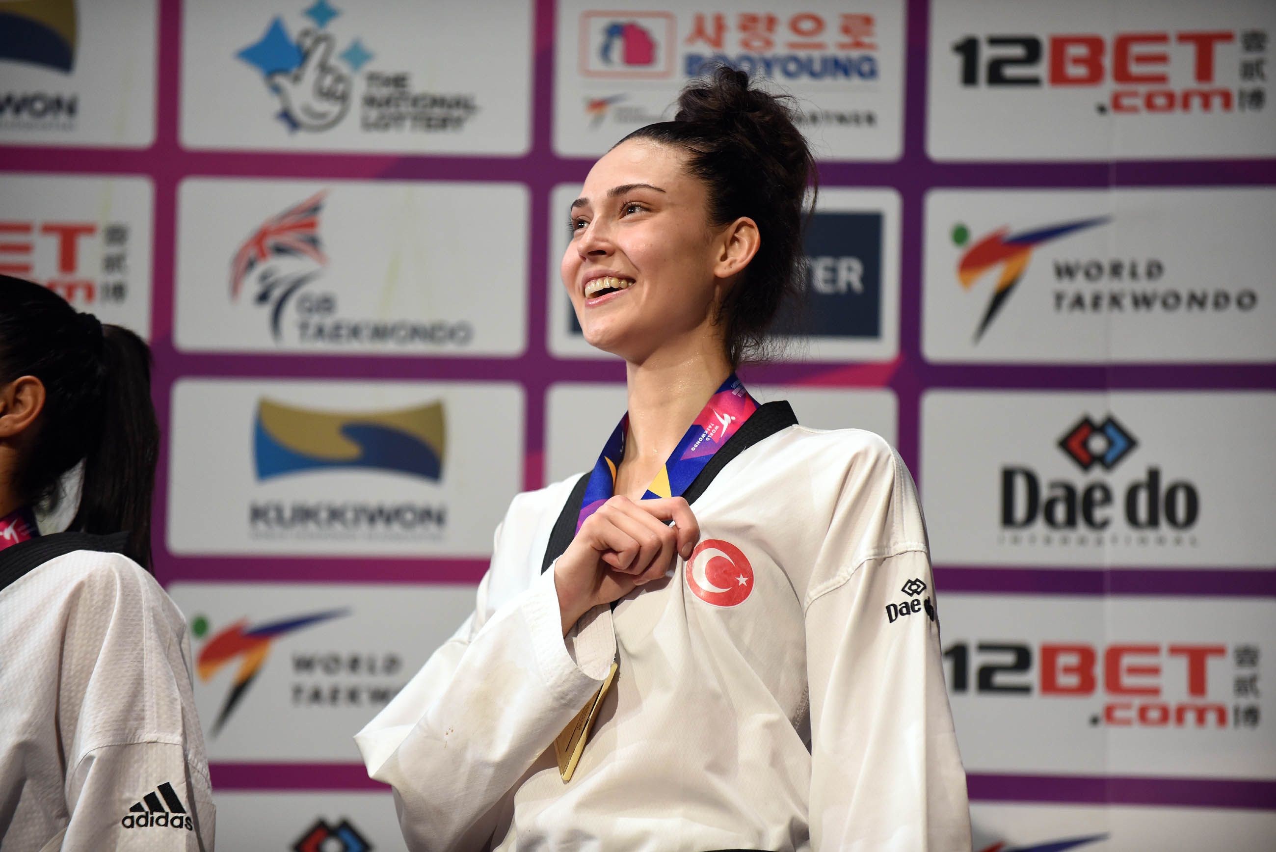 Турецкая тхэквондистка завоевала золото Чемпионата мира