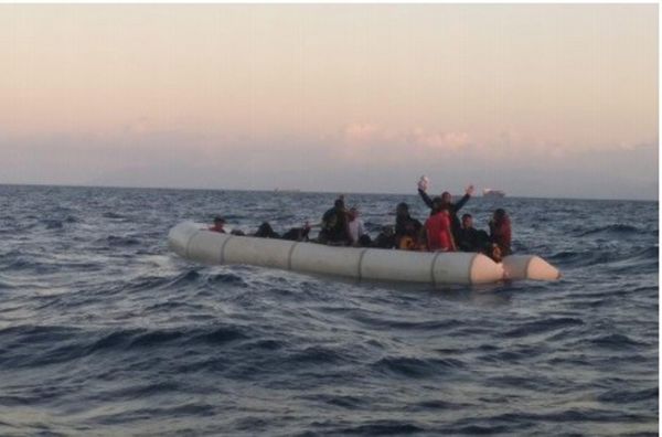 В Измире спасли 35 нелегальных мигрантов