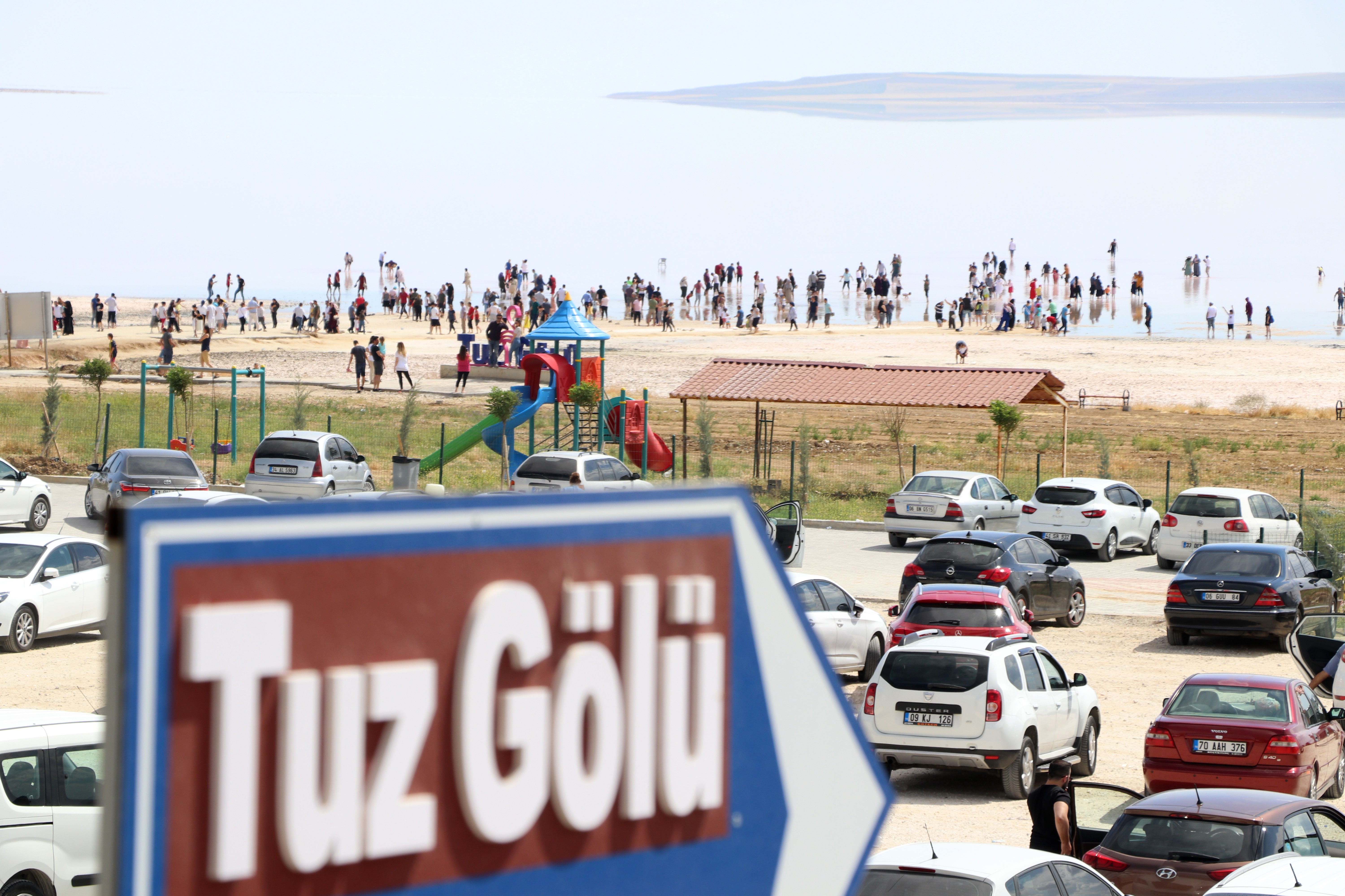 Соленое озеро в Турции привлекает российских туристов
