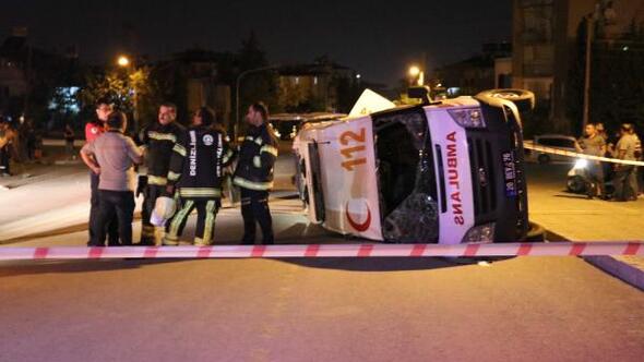 В турецком Денизли разбился автомобиль скорой помощи