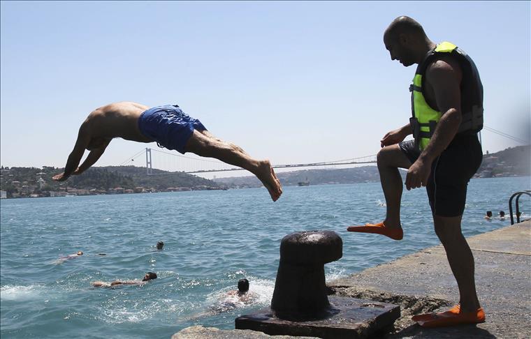 Более 80 пляжей Стамбула признаны пригодными для купания