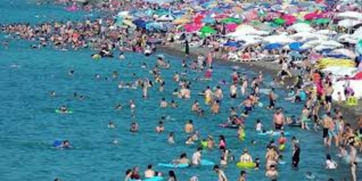 Число туристов в Дюздже превысило плотность населения в 6 раз