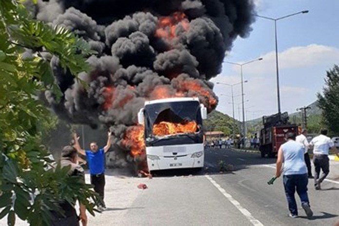 Пожар в пассажирском автобусе в Турции привел к человеческим жертвам