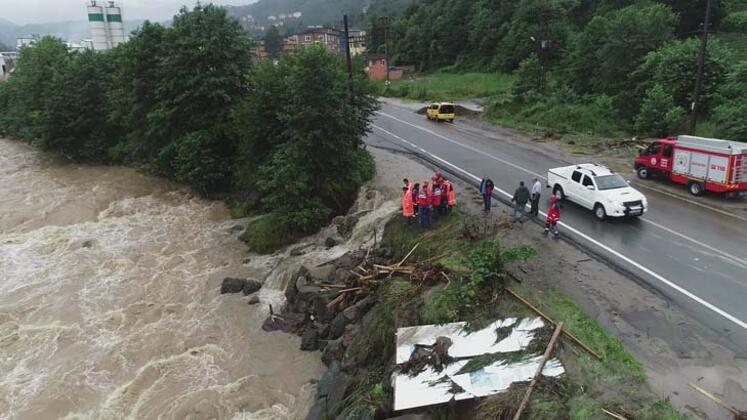 На Черноморском побережье Турции ливни вызвали наводнения
