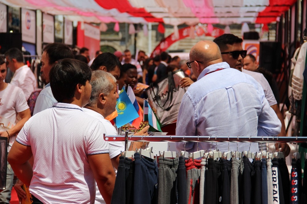 В стамбульском Лалели завершился фестиваль шопинга