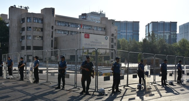 Мэры трех городов Турции подозреваются в связях с террористами