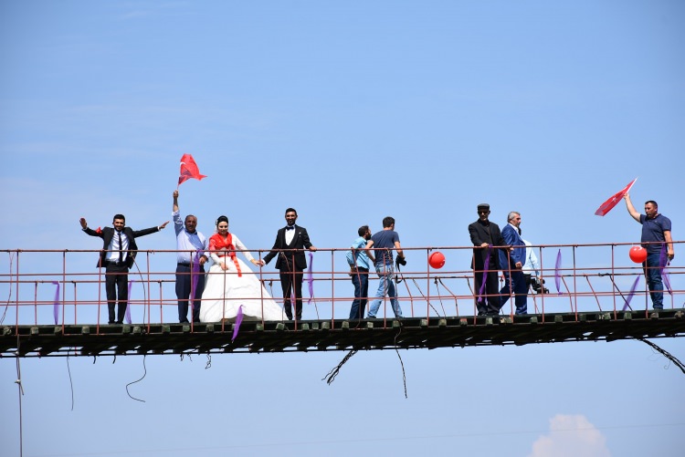 В Карсе прошла свадьба на высоте 110 метров