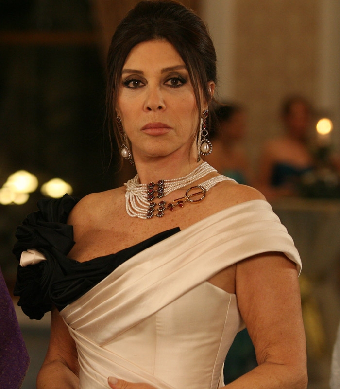 Актриса «Великолепного века» Небахат Чехре отказывается от съемок
