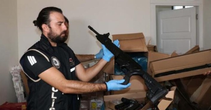 В Денизли пресекли онлайн-торговлю оружием под видом автозапчастей