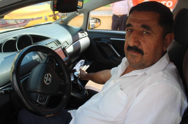 Таксист из Газиантепа вернул клиентам забытые 87 тыс  лир