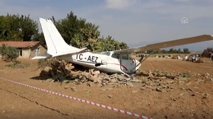 В туристической Анталье упал учебный гражданский самолет