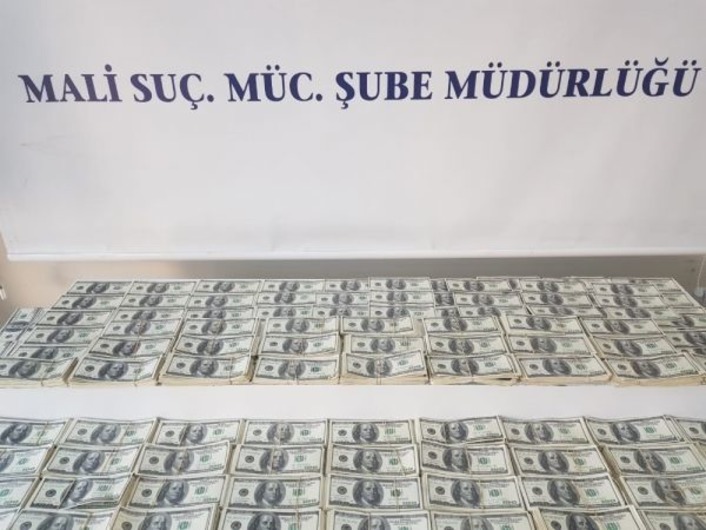 В Стамбуле изъяли 1.3 млн фальшивых долларов