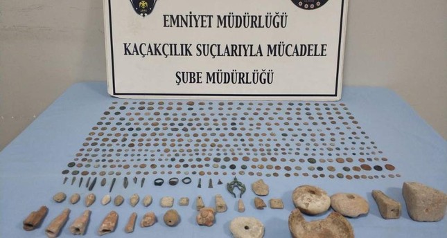 В Измире изъяли 500 ценных артефактов