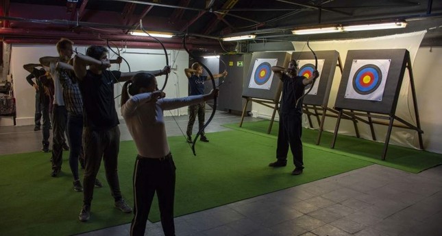 Турецкие спортсмены учат венгров стрельбе из лука