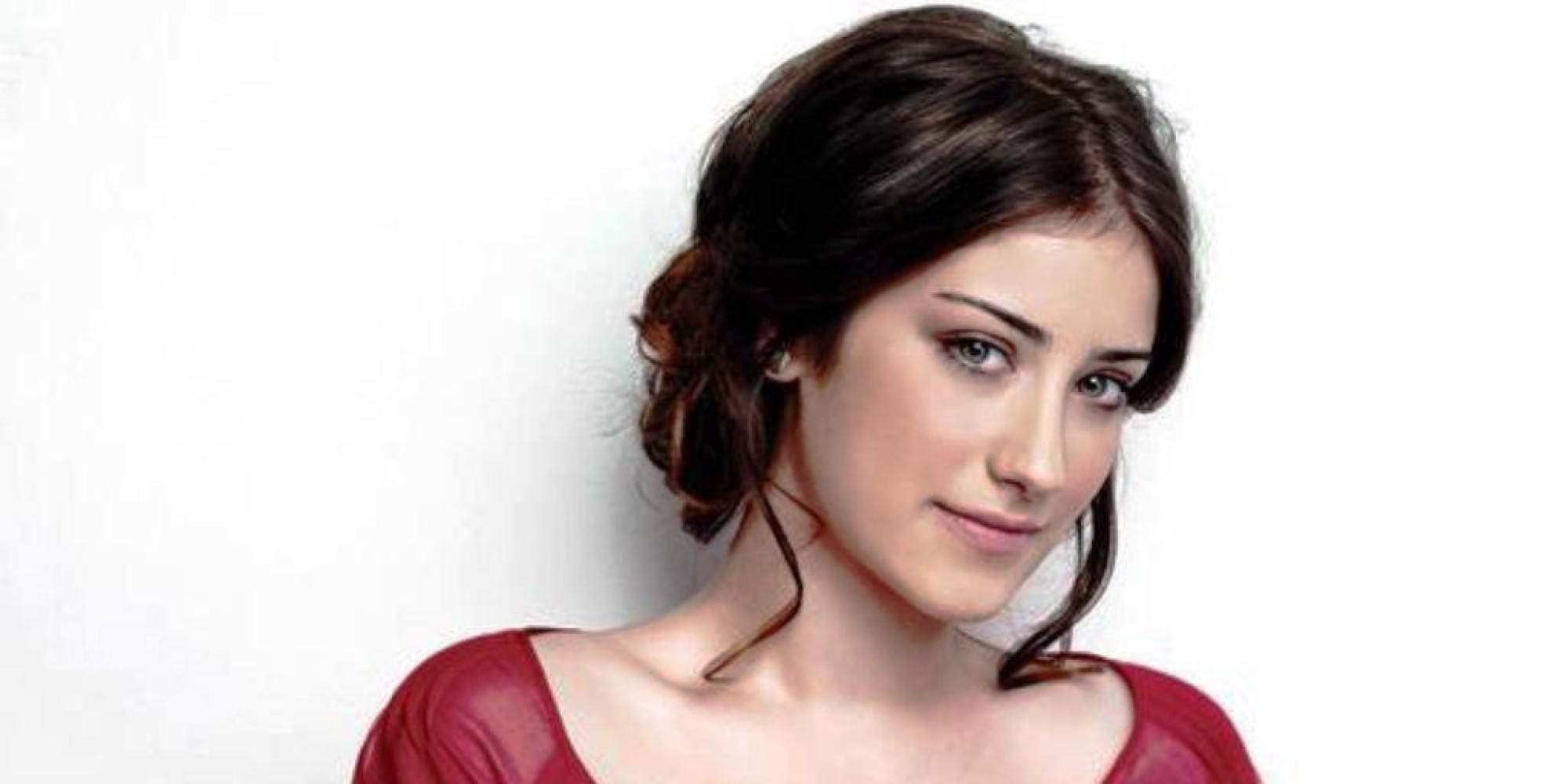 Популярная турецкая актриса преждевременно родила мальчика