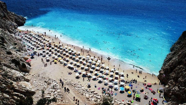 Число туристов в Турции в первом квартале снизилось на 67 процентов