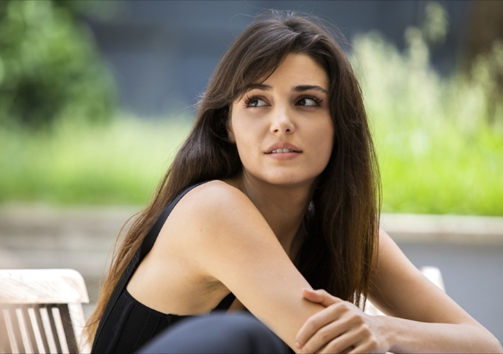 Самая красивая актриса Турции не справилась с зависимостью