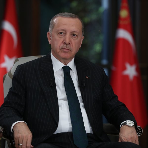 Эрдоган пригласил в Турцию туристов из России