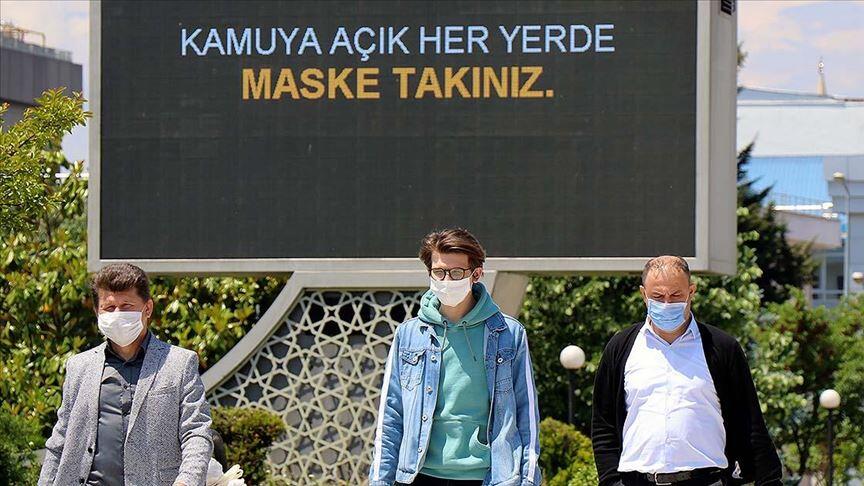 Турция ввела обязательное ношение масок еще в трех провинциях