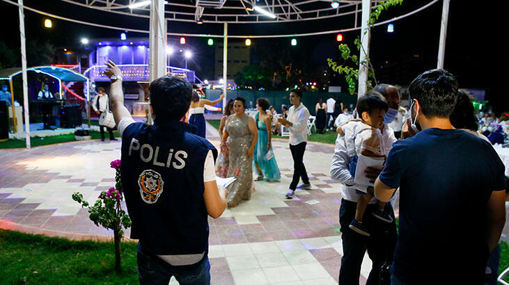Свадьбы в Турции проходят под контролем полиции