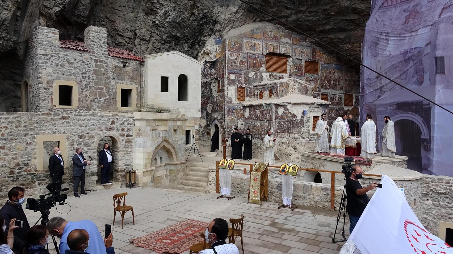 В православном монастыре Сумела возобновились массовые богослужения