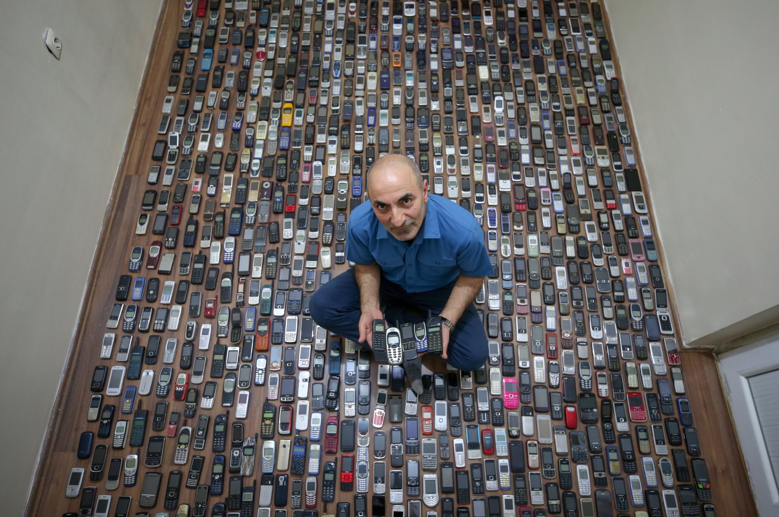 Житель Турции собрал уникальную коллекцию телефонов