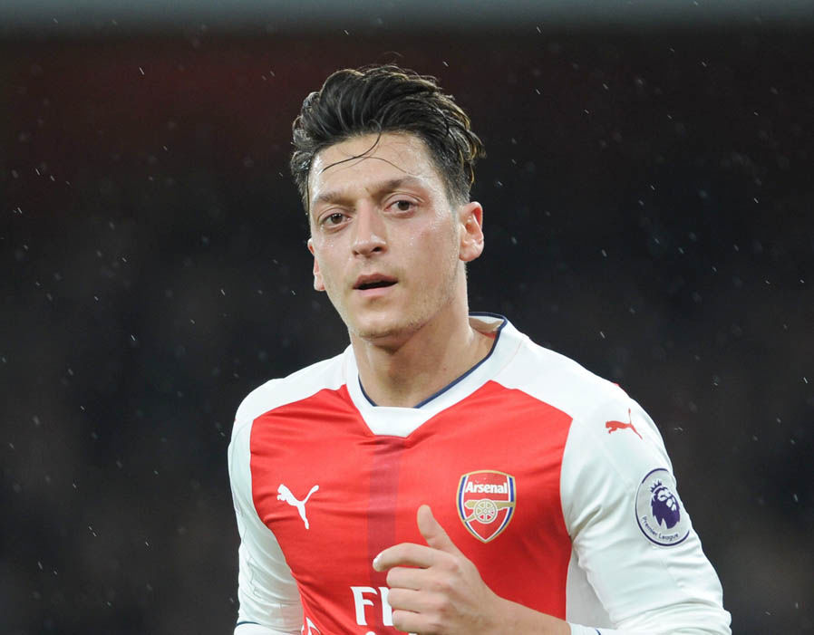 Футболист Mesut Ozil