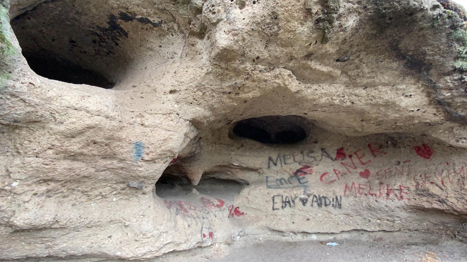 Древние пещеры в Турции пострадали от рук вандалов