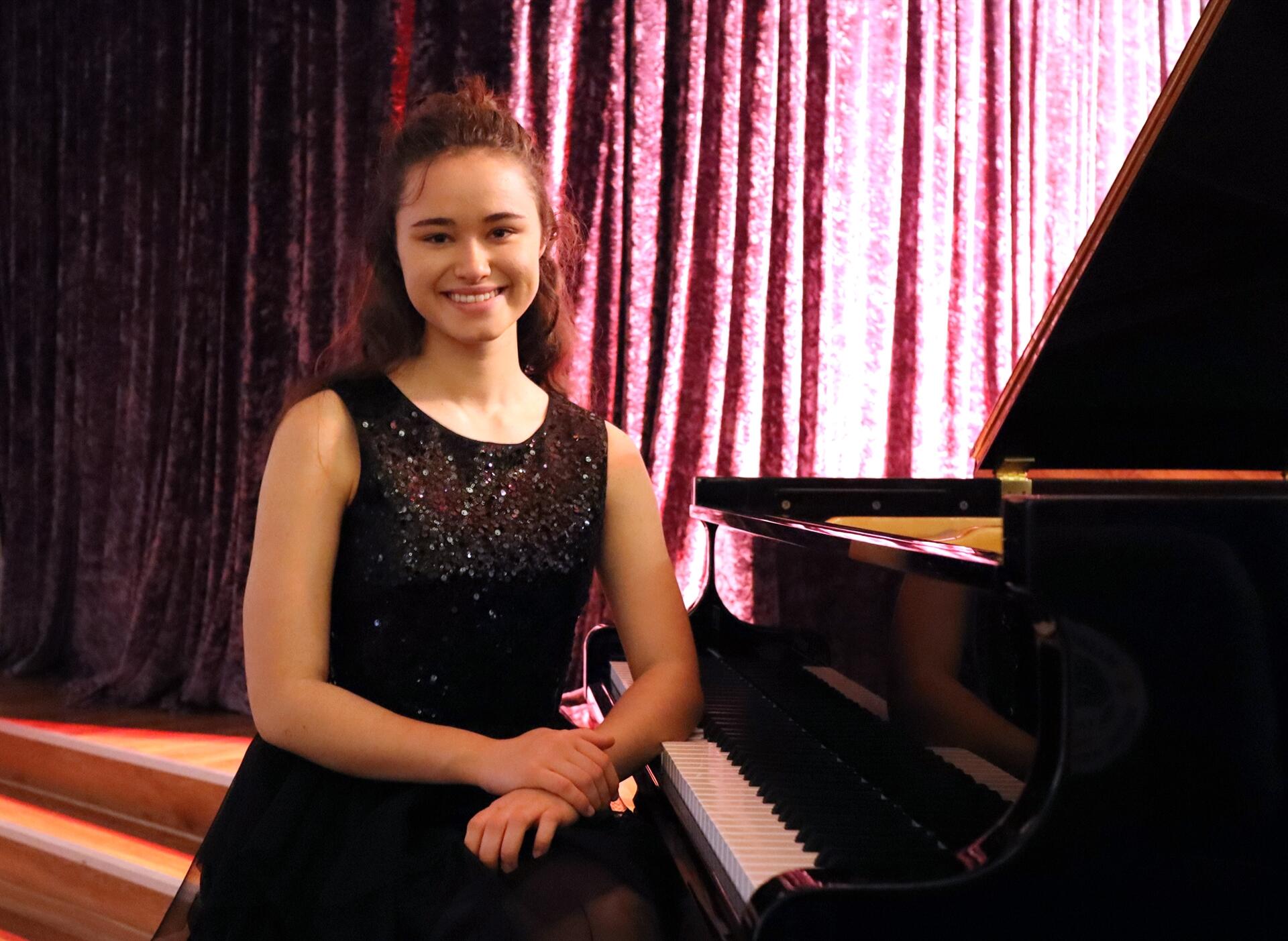 15-летняя турецкая пианистка выиграла конкурс в Сербии