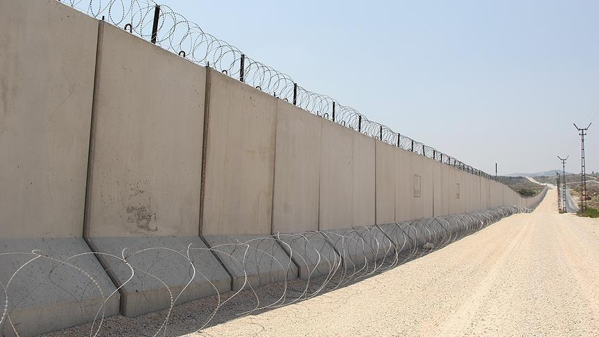 Турция построила 700-километровую стену на границе с Сирией