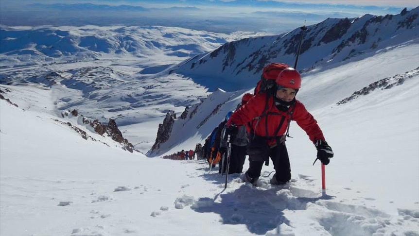 Альпинисты совершили восхождение на гору Эрджиес в Турции