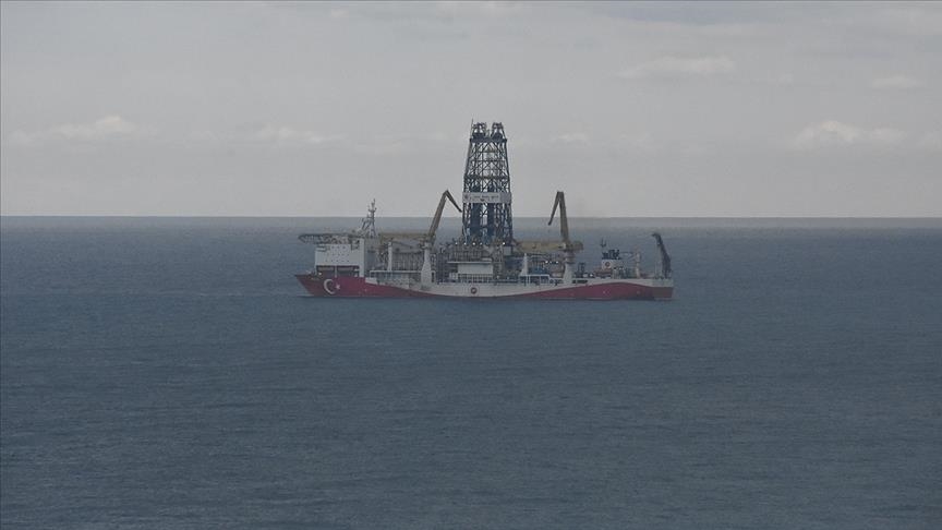Турецкое буровое судно Fatih продолжает работы в Черном море