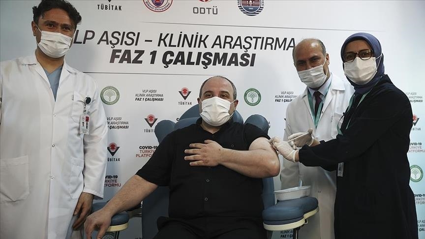 В Турции планируют до конца года получить местную вакцину против COVID-19