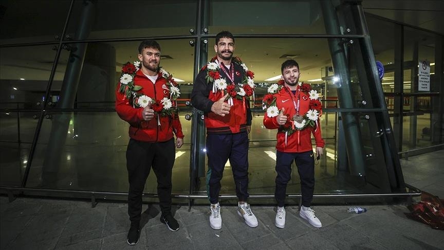 Сборная Турции по вольной борьбе вернулась на Родину с тремя медалями