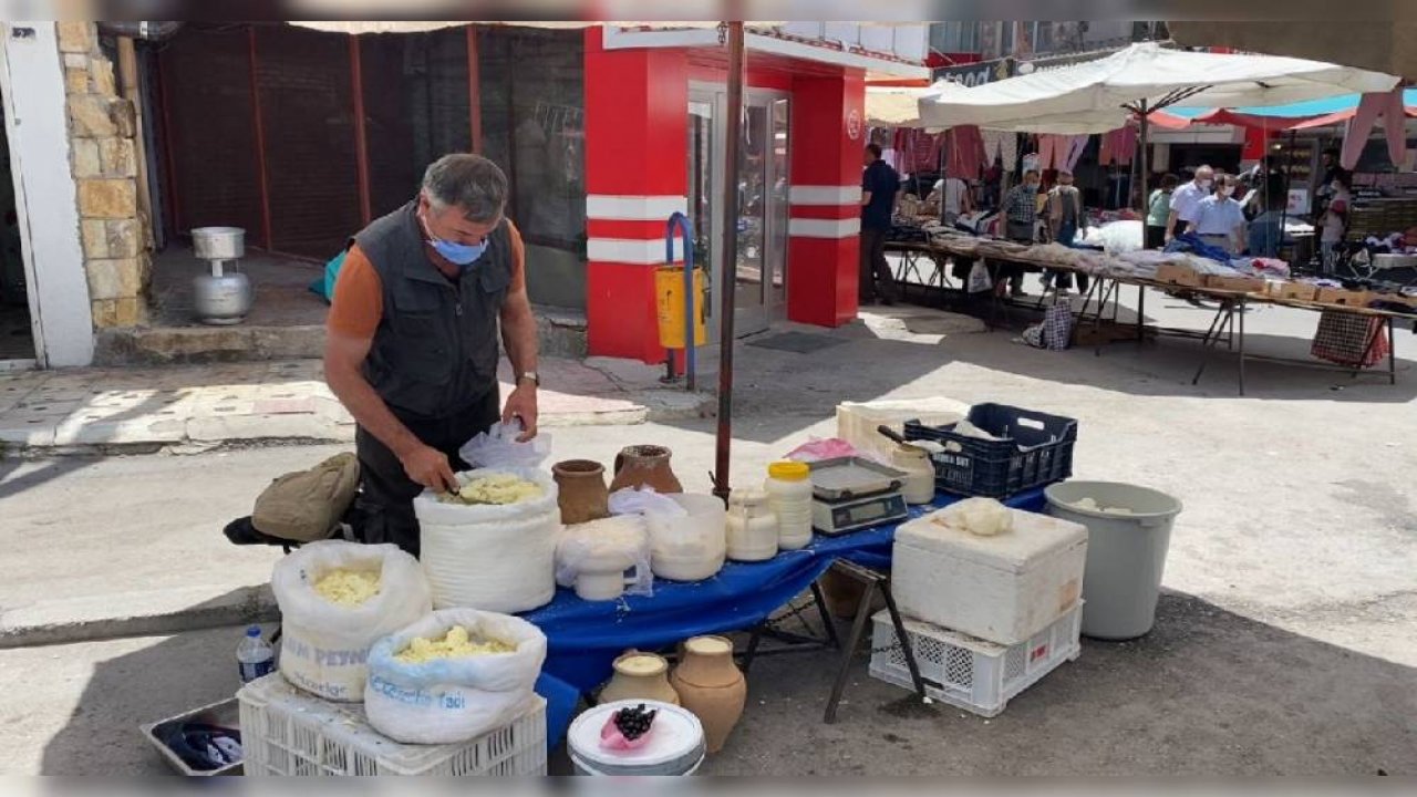 Оставшиеся без работы гиды торгуют в Турции на рынке