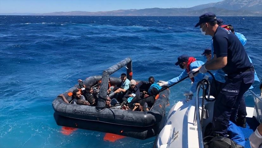 У берегов Турции спасены мигранты