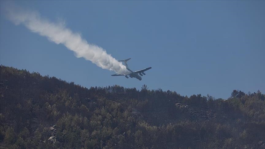 В Турции продолжается тушение 5 лесных пожаров