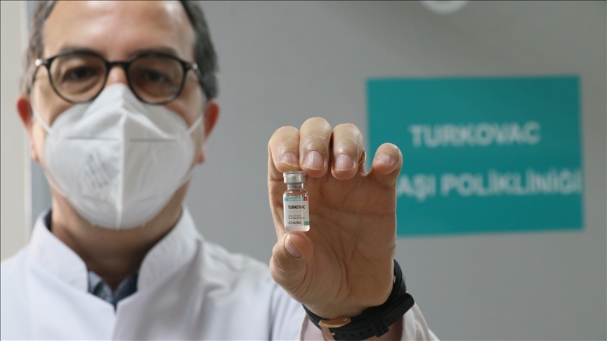 В Турции ищут 1 000 добровольцев для испытания вакцины