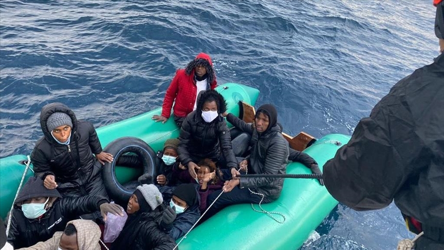 В Измире спасено свыше 60 нелегальных мигрантов